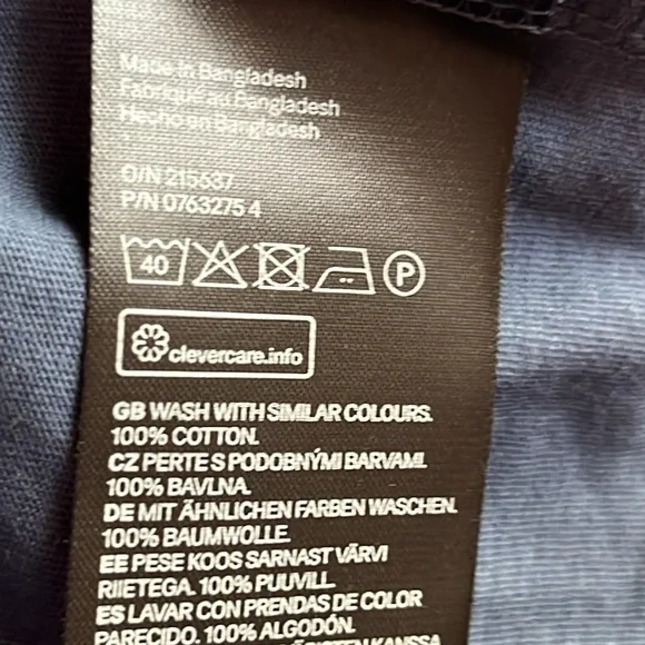 H&M vneck tshirt medium - Picture 5 of 5